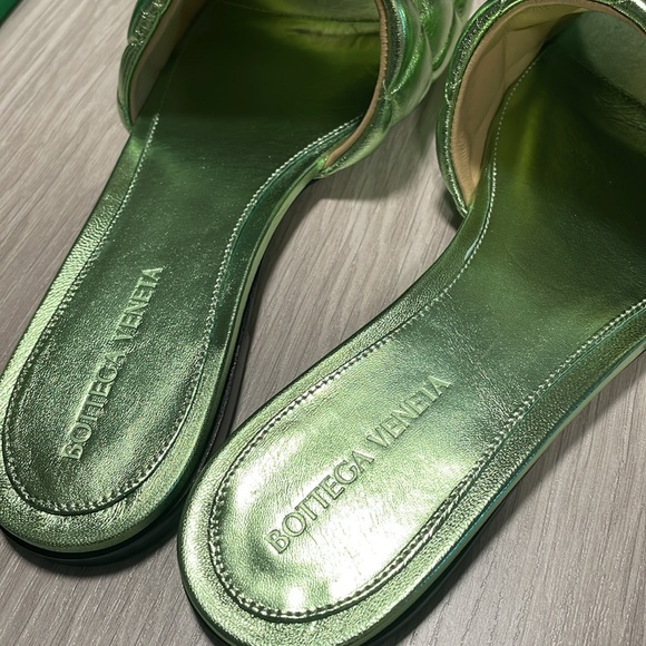 Bottega Veneta quilted slides - Picture 2 of 6